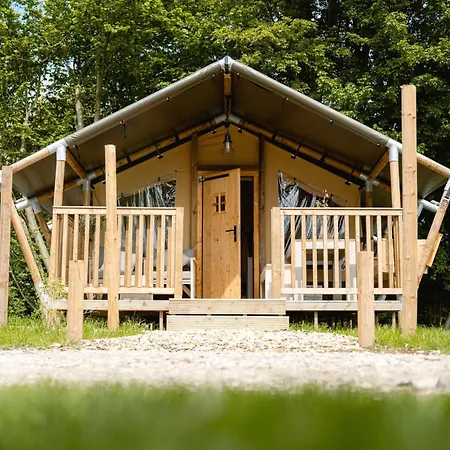 Recreatiepark De Markplas 캠프장 *