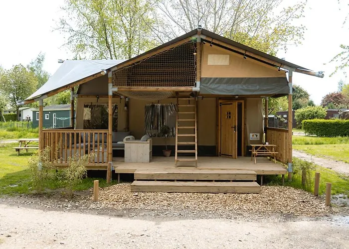 Recreatiepark De Markplas אתר קמפינג *